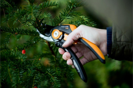 Купить Секатор Fiskars плоскостной SmartFit Р68   111610/1001424 фото №2